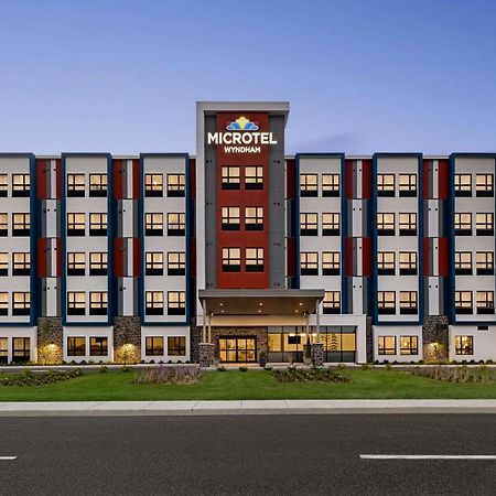 Microtel Inn & Suites Dorval Qc Exteriör bild