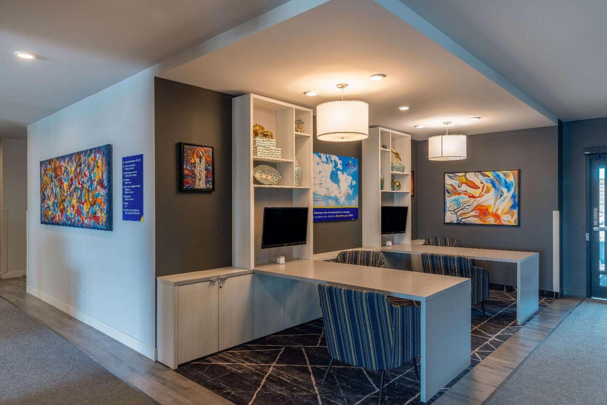 Microtel Inn & Suites Dorval Qc Exteriör bild